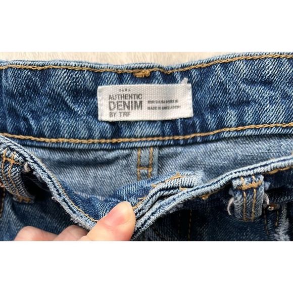 Trafaluc by Zara Authentic Denim by TRF Distressed Frayed Raw Hem Mini Skirt - Picture 12 of 16